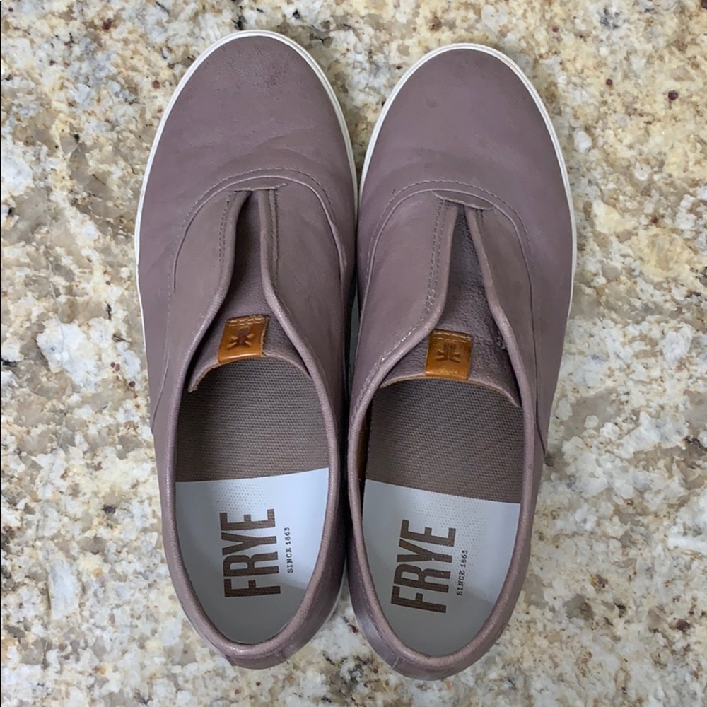 Frye Mya slip on size 9. Pretty cement color